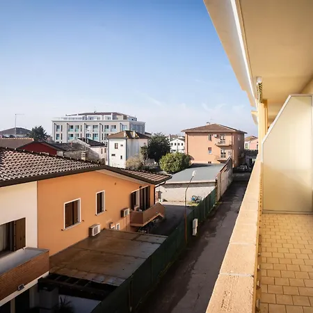 A Du Passi Dal Po Lejlighed